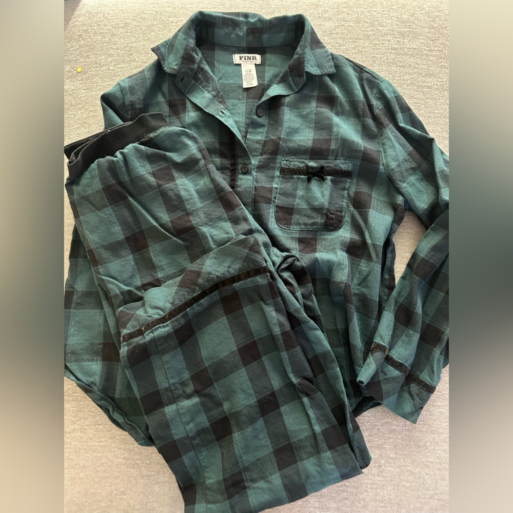 Small PINK Victoria's Secret pajamas